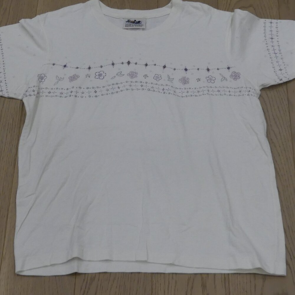Northern Reflections Embroidered Floral Graphic T-Shirt Medium